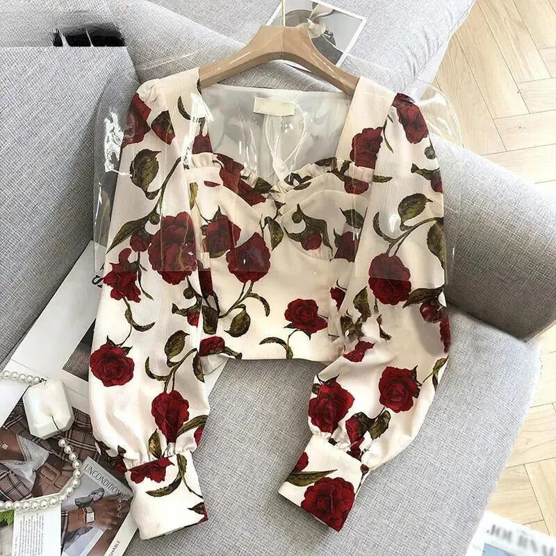 Bloemenblouse met geplooide kraag in Franse chique stijl