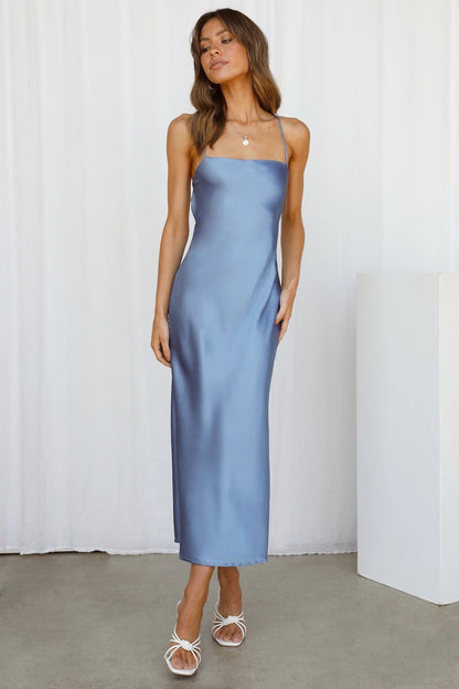 Calla - Elegante Midi Dress