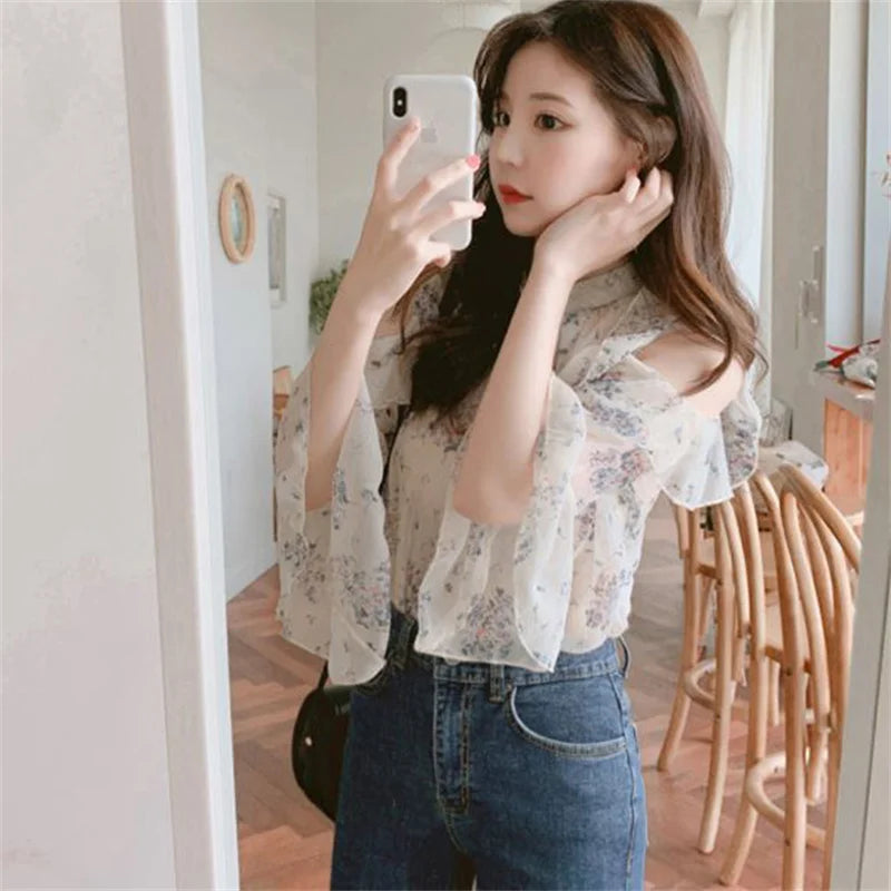 Chiffon blouse met off-the-shoulder design